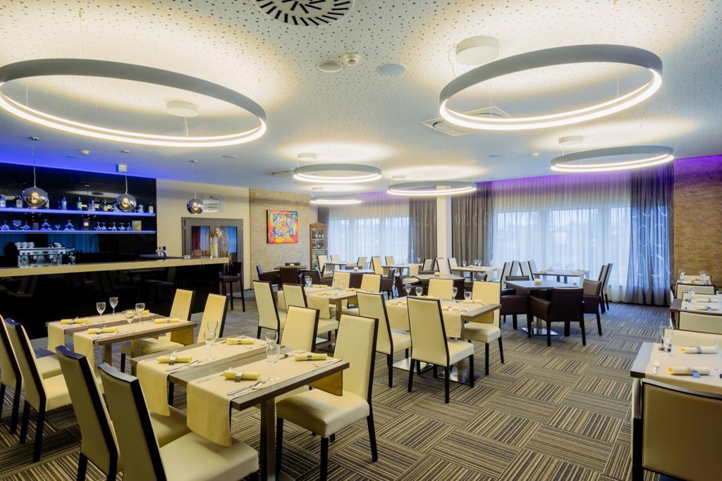 Hotel Tenis Zvolen Ngoại thất bức ảnh