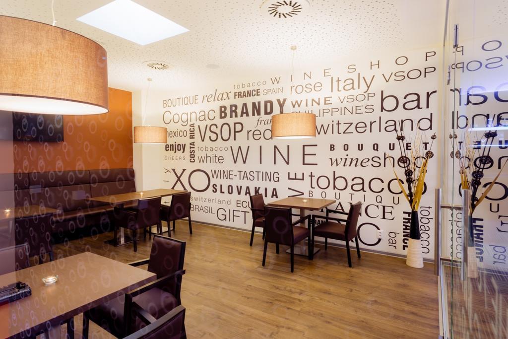 Hotel Tenis Zvolen Ngoại thất bức ảnh