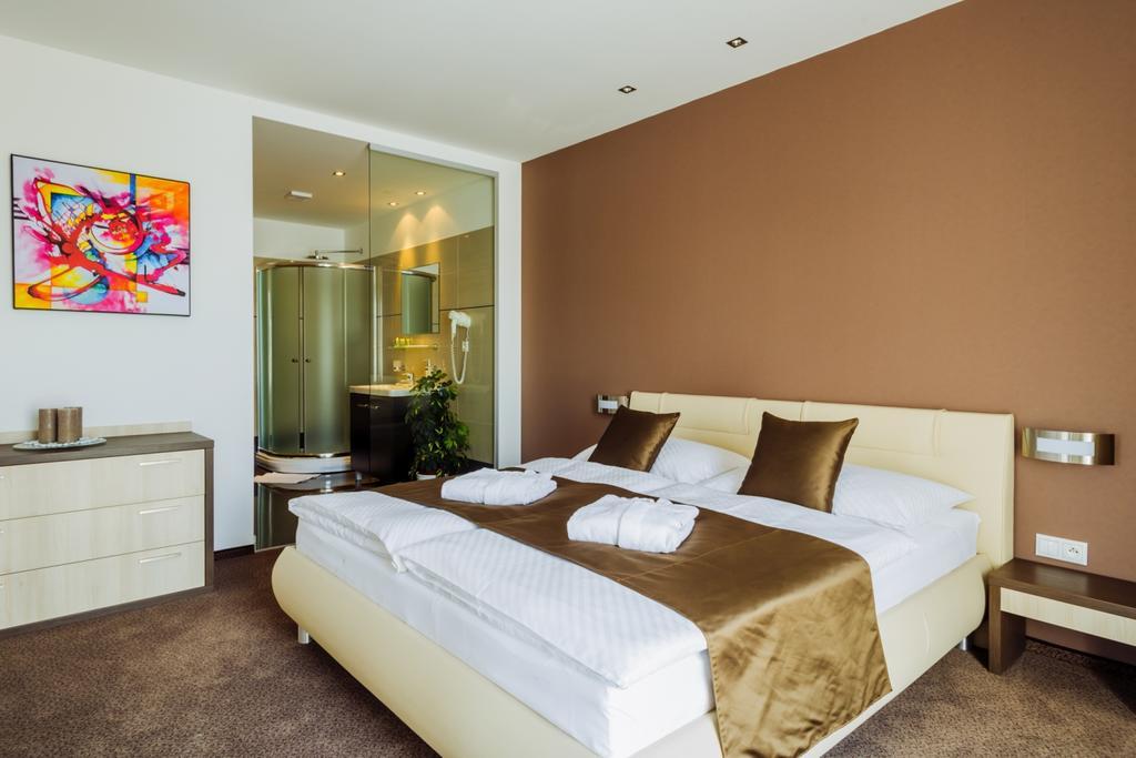 Hotel Tenis Zvolen Ngoại thất bức ảnh
