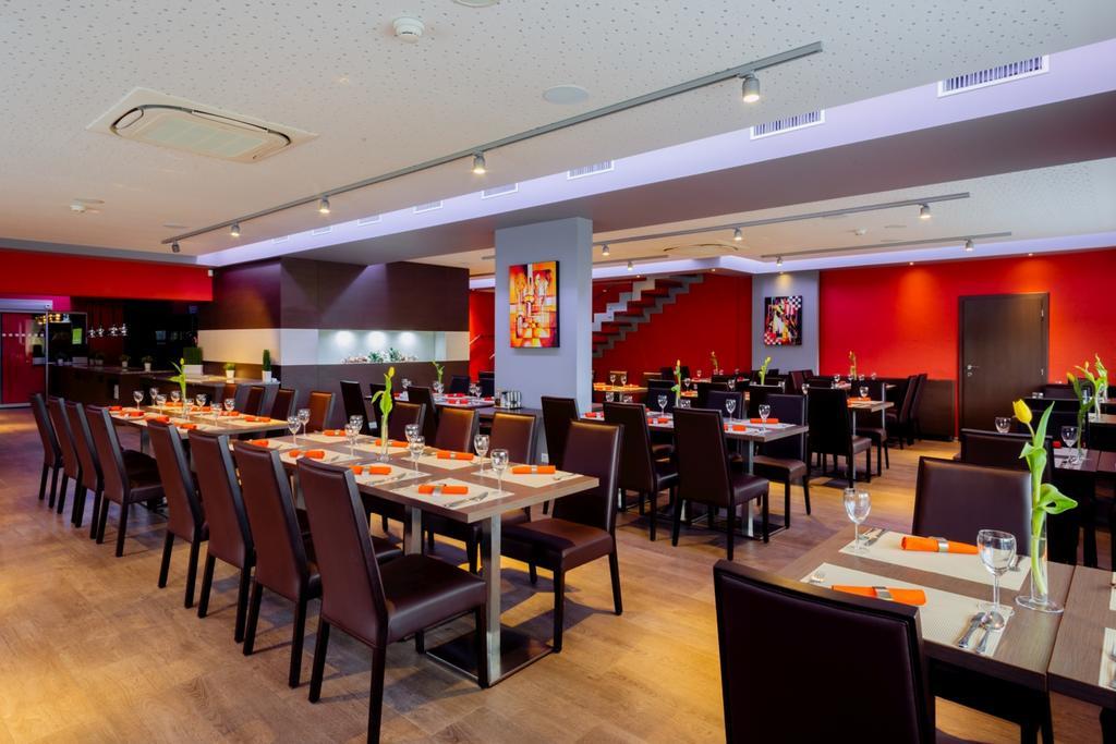Hotel Tenis Zvolen Ngoại thất bức ảnh