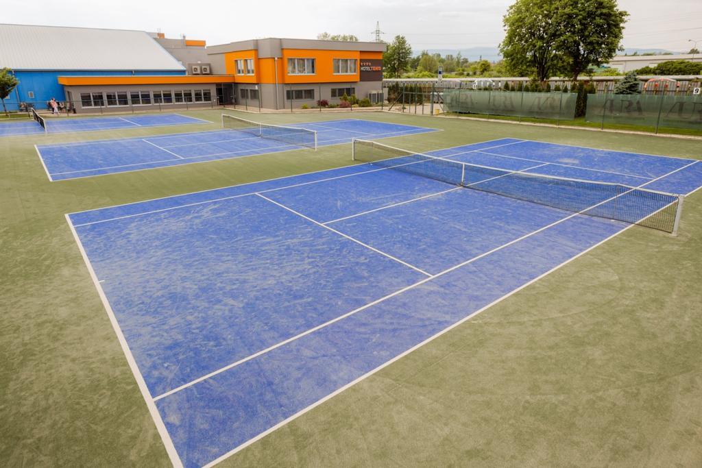 Hotel Tenis Zvolen Ngoại thất bức ảnh
