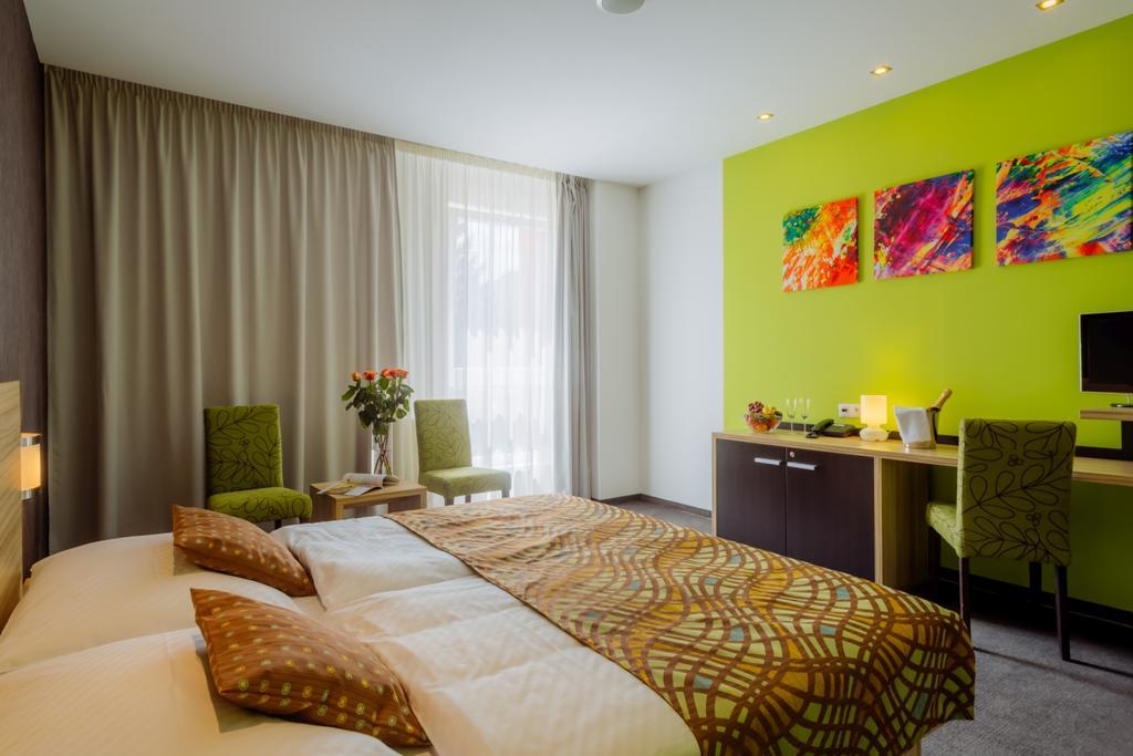 Hotel Tenis Zvolen Ngoại thất bức ảnh
