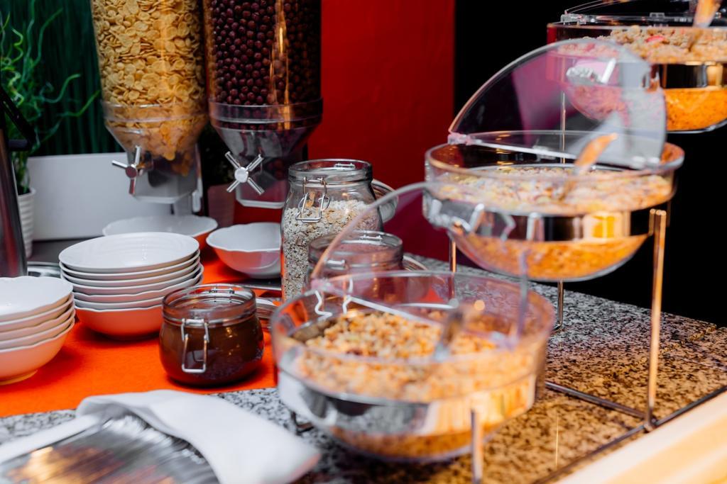 Hotel Tenis Zvolen Ngoại thất bức ảnh