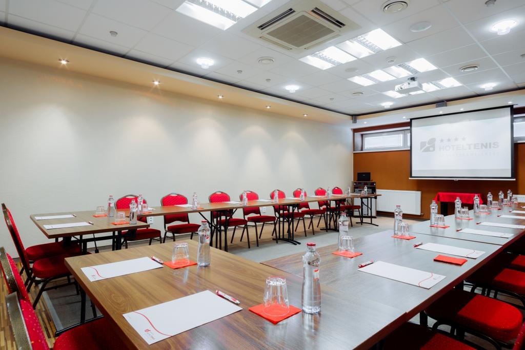 Hotel Tenis Zvolen Ngoại thất bức ảnh